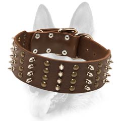 Handicraft well-made leather dog collar