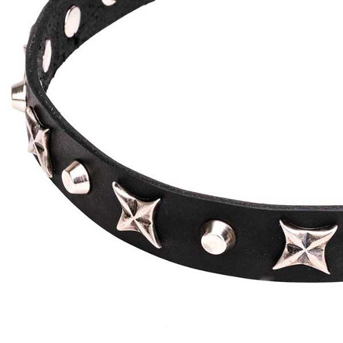 Genuine leather dog collar with manually fixed decorations